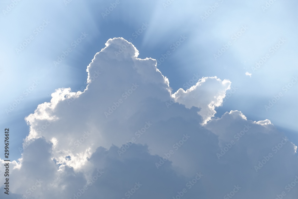 後光ー雲と天使のはしご Stock Photo | Adobe Stock