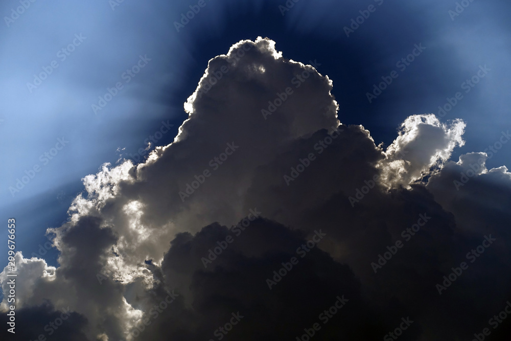 後光ー雲と天使のはしご Stock Photo | Adobe Stock