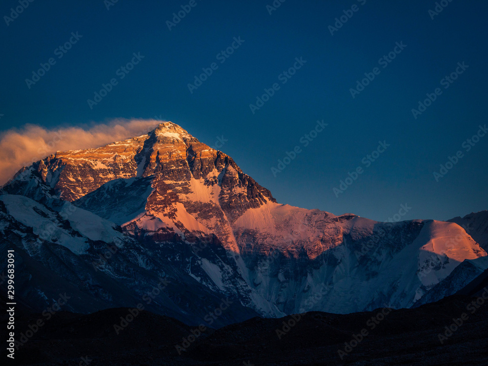 Everest Mount 