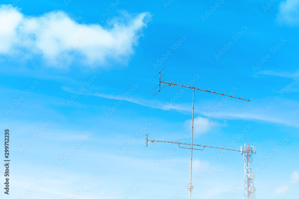 Background, bright sky, blue sky, comfortable with antennas, radio towers, telephone network antennas Background, bright sky, blue sky, comfortable with antennas, radio towers, telephone network antennas