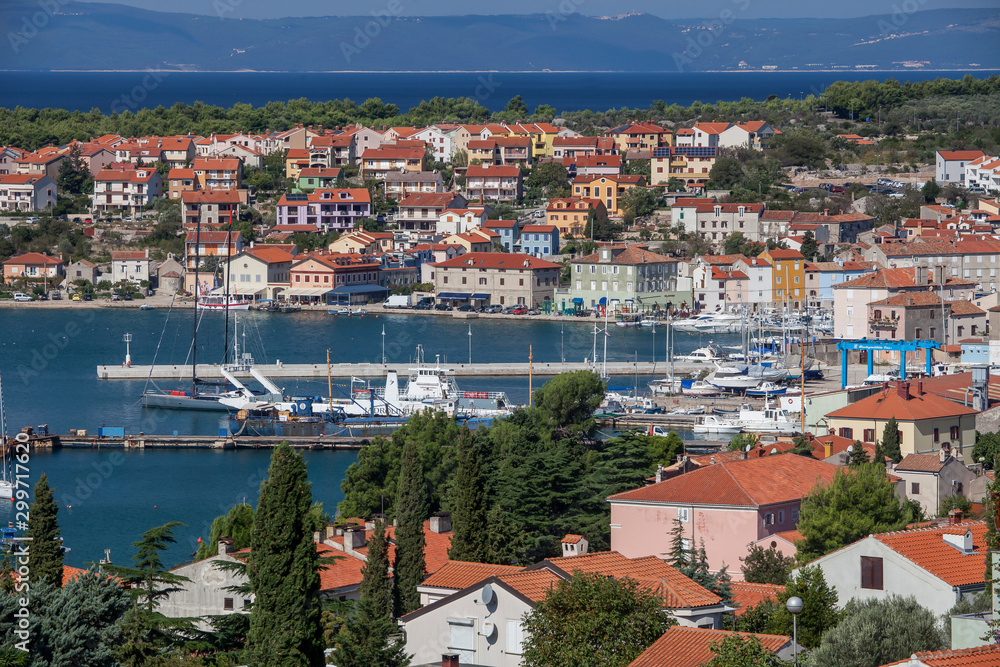 Blick auf den Hafen von Cres, Kroatien, Europa|View onto the port of Cres, Croatia, Europe Blick auf den Hafen von Cres, Kroatien, Europa|View onto the port of Cres, Croatia, Europe