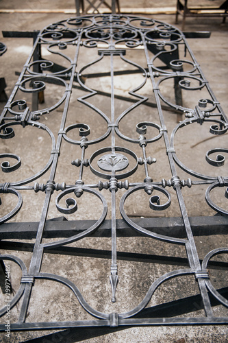 metal gate,construction of metal gate,putting a patina on the metal gate