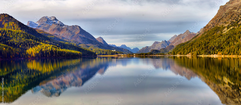 Mountain lake panorama with mountains reflection. Idyllic look. Autumn forest. Silvaplana Lake, Switzerland - obrazy, fototapety, plakaty 