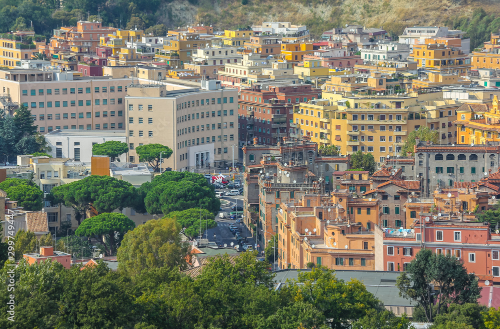 Obraz premium View of Rome from the panorama of the grounds of St. Peter's Basilica.