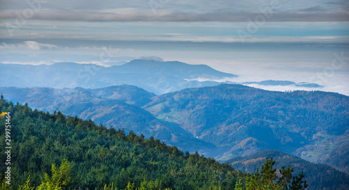 Blick von der Hornisgrinde im Schwarzwald im späten Herbst