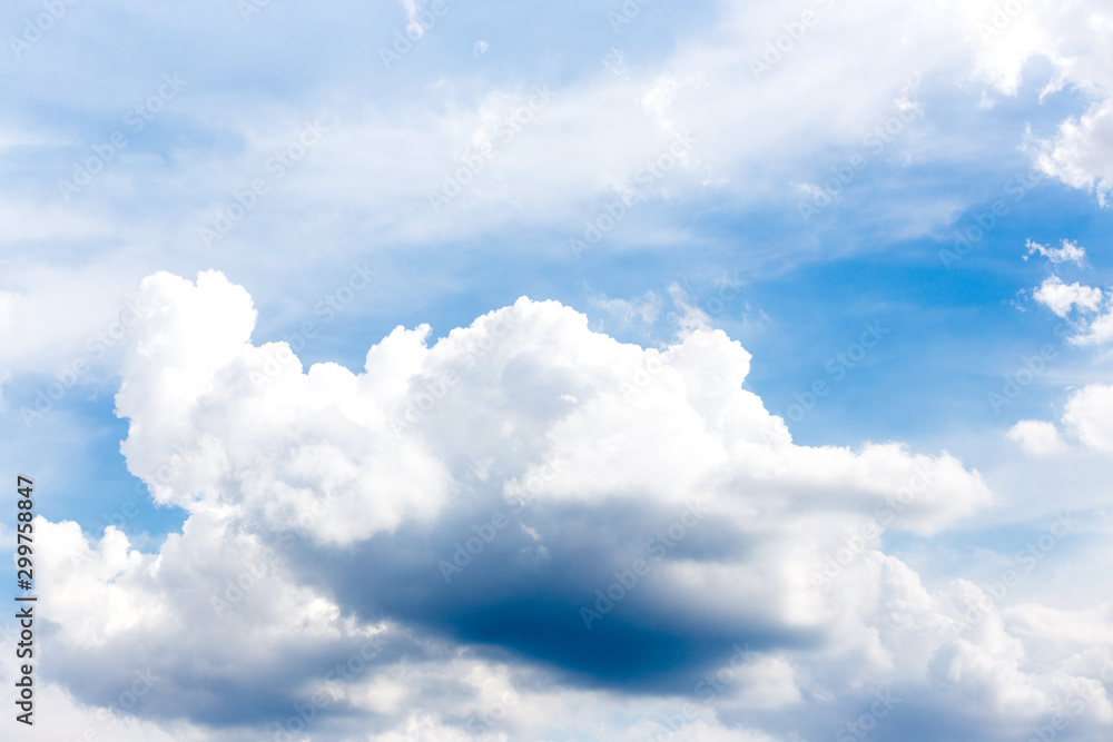 Fototapeta premium blue sky is covered by white clouds on raining day