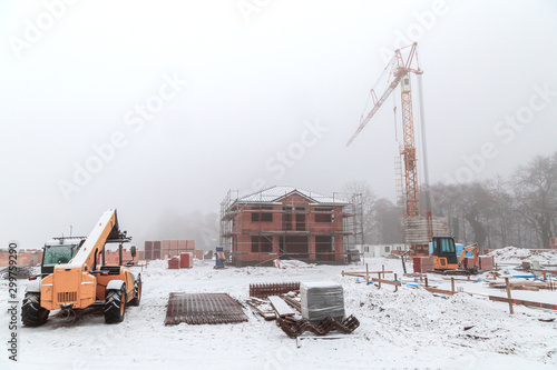 eine Baustelle muss wegen Wintereinbruch beschlossen werden