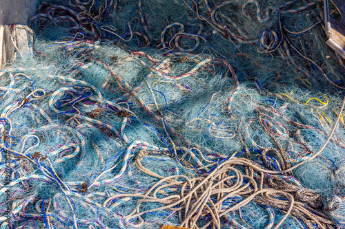 Nahaufnahme von einem blauen Fischernetz © Robert Leßmann