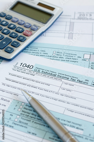 United States federal income tax return IRS 1040 documents