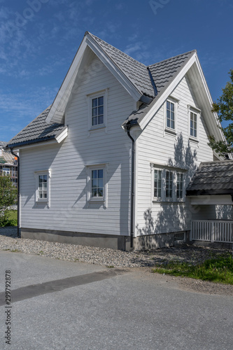 Fototapeta Naklejka Na Ścianę i Meble -  white traditional house at Andenes, Norway