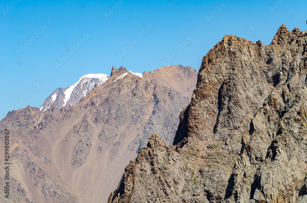 Перевести вGoogleBingOnly mountains can be better than mountainsOnly mountains can be better than mountains