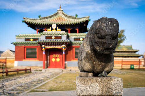Foto Little statue in front of Dalai Lama temple at Erdene Zuu, Kharkhorin, Ovorkhangai Province, Orkhon Valley, Mongolia, Mongolian, Asia, Asian