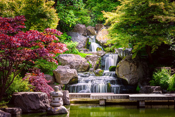 Wandcirkels Watervallen Waterval in Japanse tuin Kyoto  © Andriy Blokhin