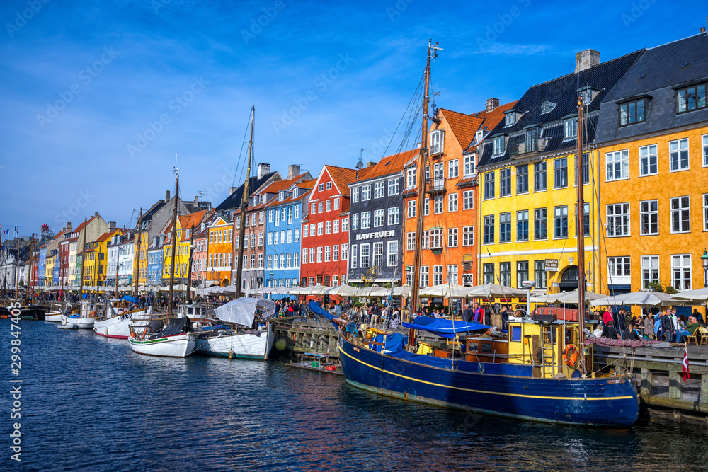 Colourful houses along the famous Copenhagen canal Nyhavn 