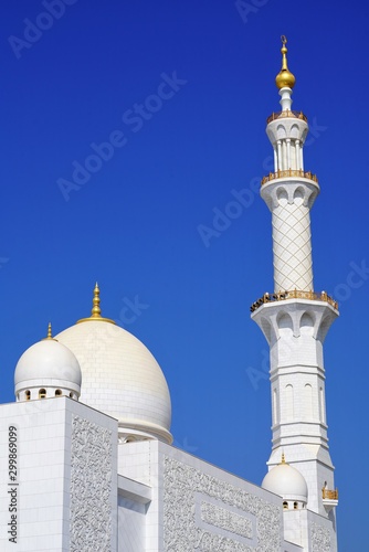 sheikh zayed mosque in abu dhabi