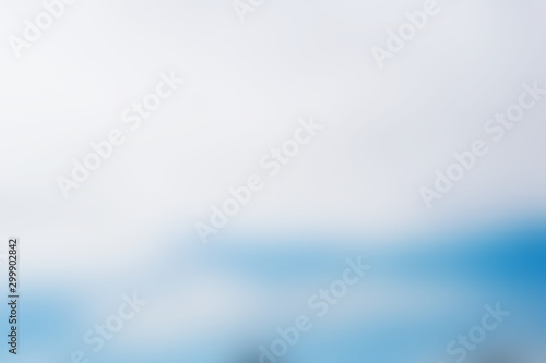  White-blue background image, blurred sky backdrop