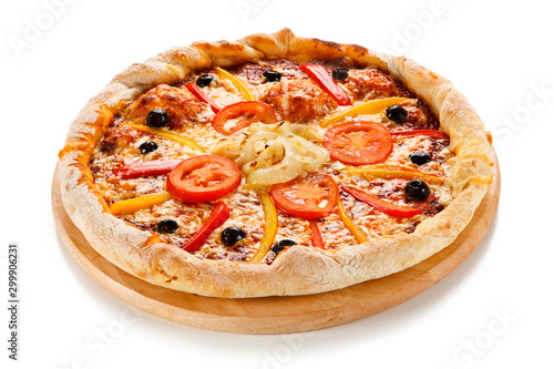 Pizza with tomatoes, pepper and olives on cutting board