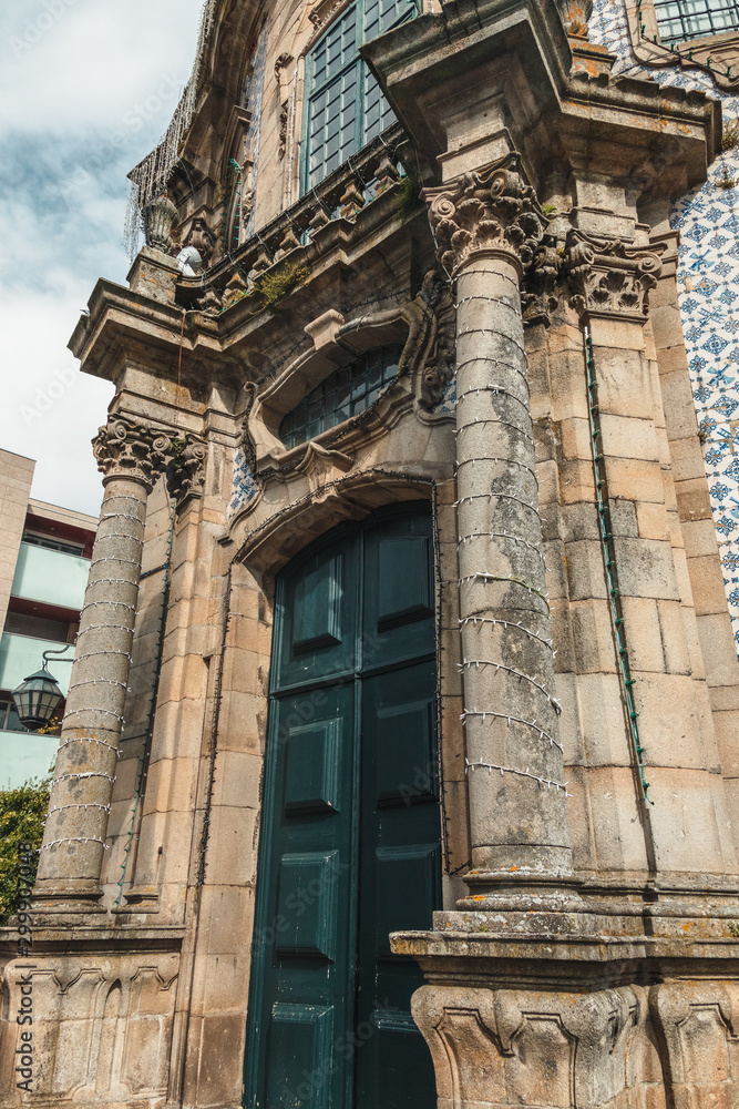 Obraz premium Guimaraes, PORTUGAL - AUGUST 12, 2019: Church of Nossa Senhora da Consolacao