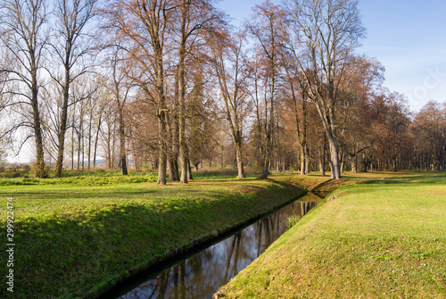 Park w zespole pałacowo-parkowym Branickich, Choroszcz. Muzeum Wnętrz Pałacowych w Choroszczycz .