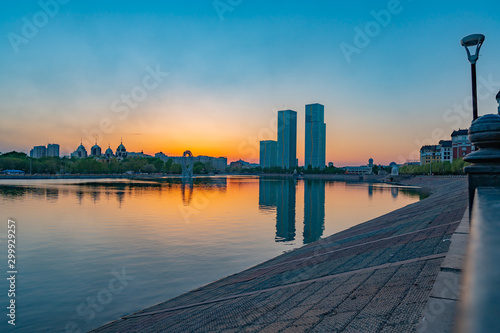 Obraz na płótnie Nur-Sultan Ishim River 178 w salonie