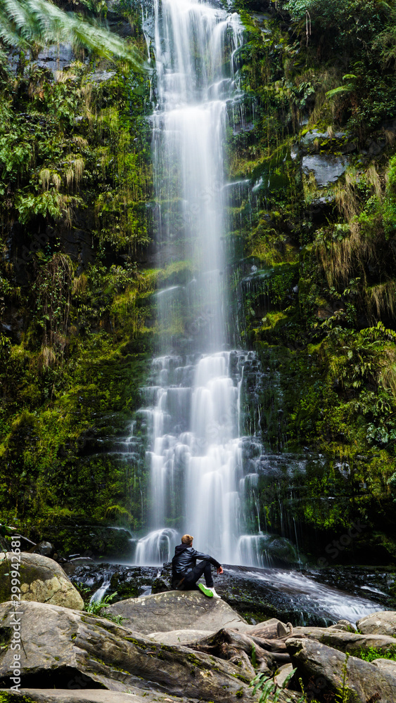 Fototapeta premium erskin falls waterfall