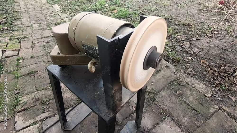 Working homemade grinding machine Working homemade grinding machine
