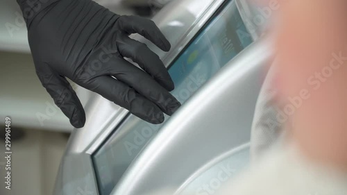 Сryolipolysis, setting up the apparatus for the cryolipolysis procedure. screen with menu