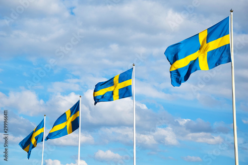 schwedische Fahnen im Wind