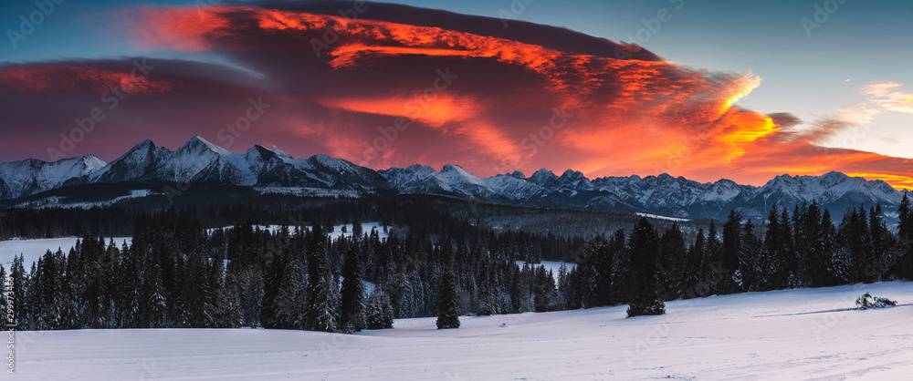 Amazing sunset in Lapszanka with a view to Tatra Mountains in Poland  - obrazy, fototapety, plakaty 