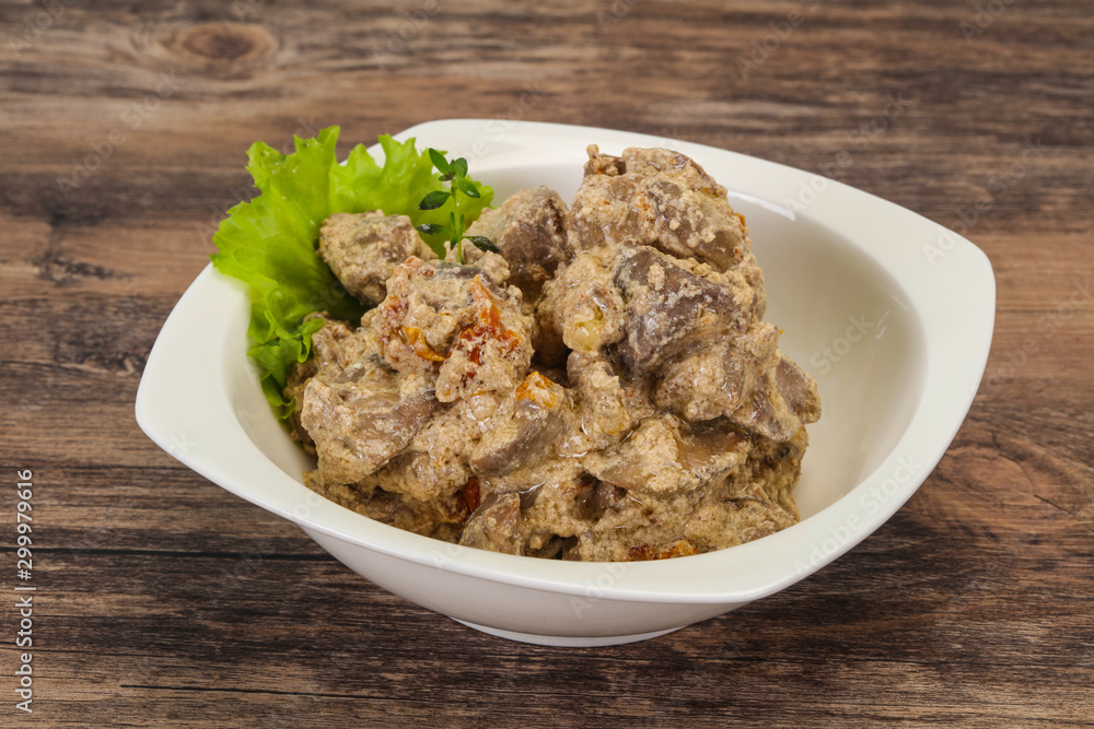 Chicken liver with cream and dry tomatoes Chicken liver with cream and dry tomatoes