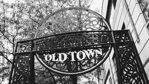 Old Town Chicago Neighborhood entrance gate and sign