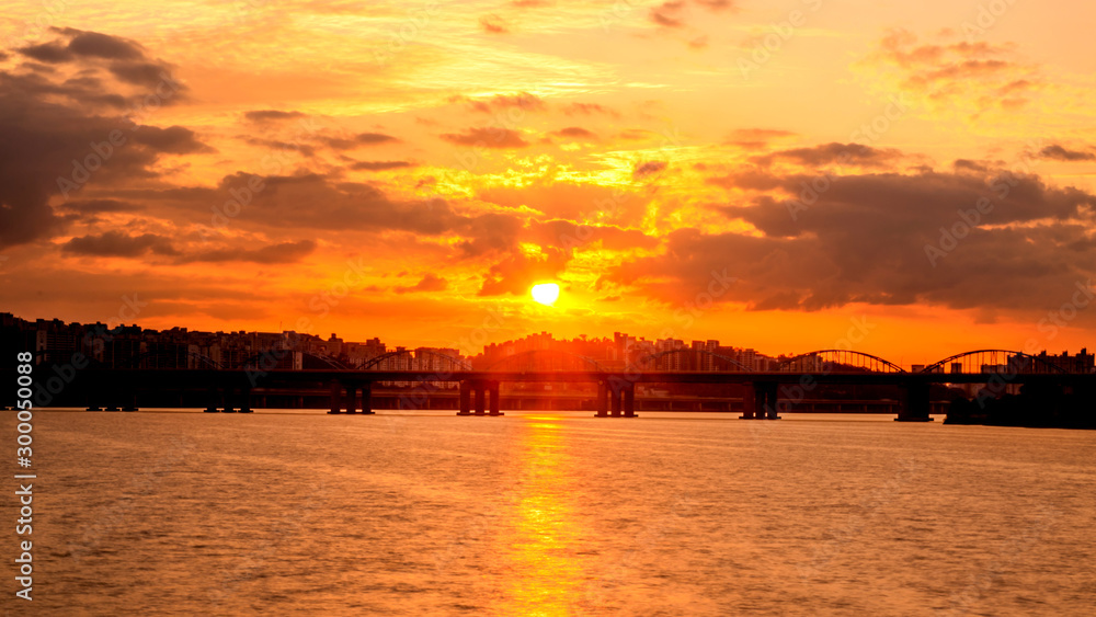 Sunset on Han River (Hangang), Seoul, Korea Sunset on Han River (Hangang), Seoul, Korea