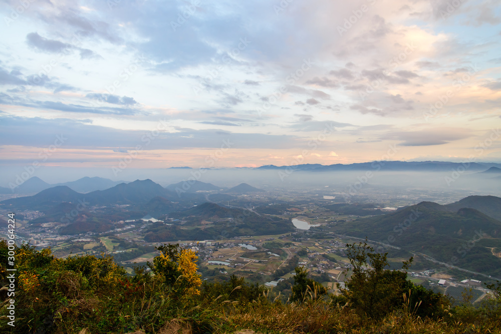 Obraz premium 写真素材：城山、山頂からの眺め、坂出、讃岐平野