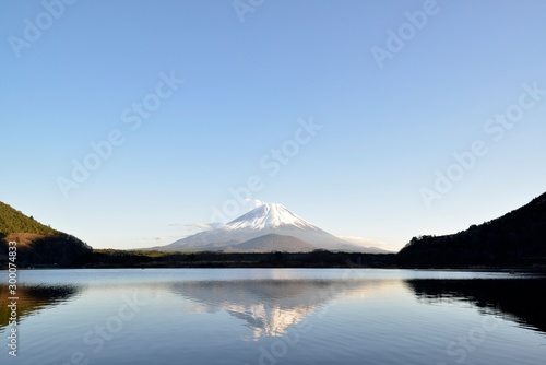 Wallpaper Mural 精進湖から富士山 Torontodigital.ca