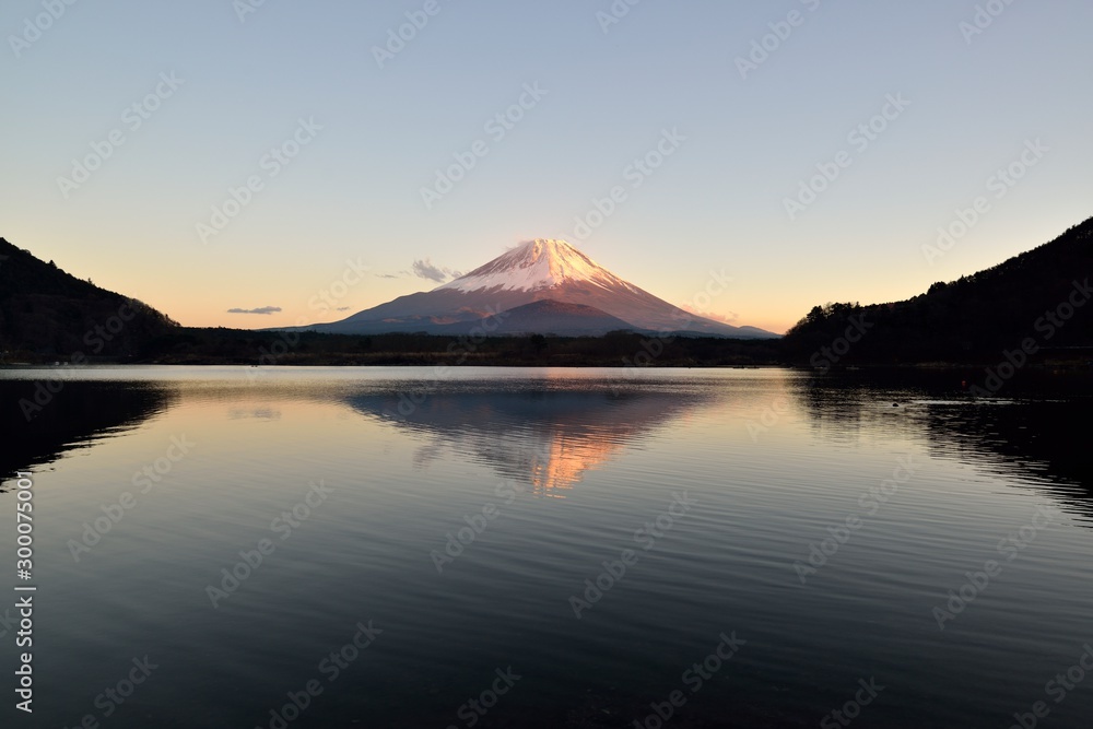 精進湖から富士山