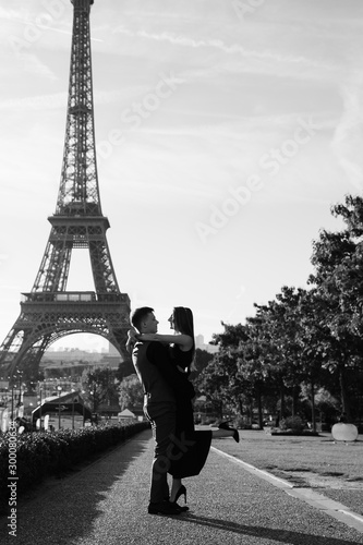 Marriage proposal in Paris, romantic date near near Eiffel tower, honeymoon in France