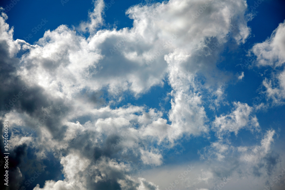 Obraz premium Cielo blu con nuvole