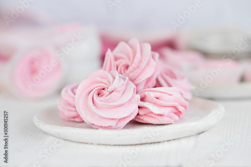 Wallpaper Mural pink marshmallow Torontodigital.ca