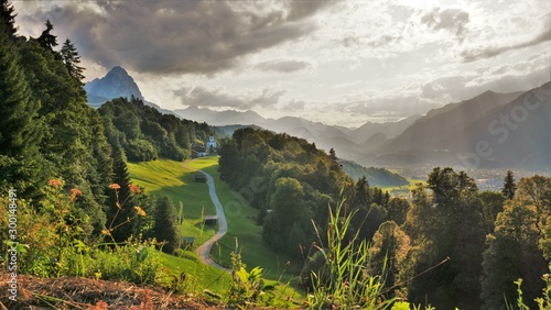 Blick auf St. Anna am Wamberg mit Garmisch