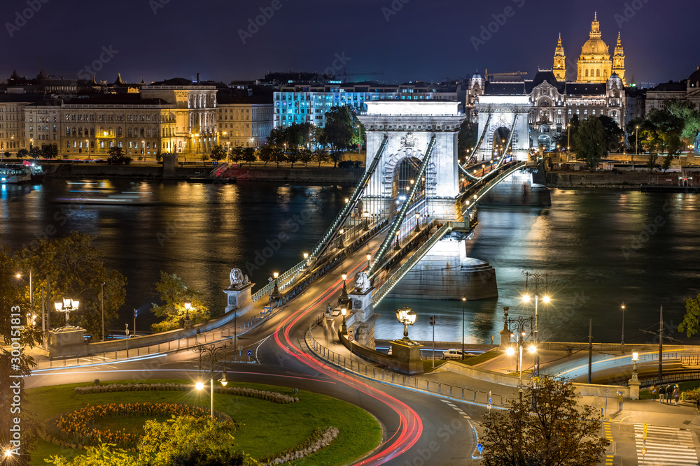 The illuminated chains bridge over the Danube in Budapest, at night.