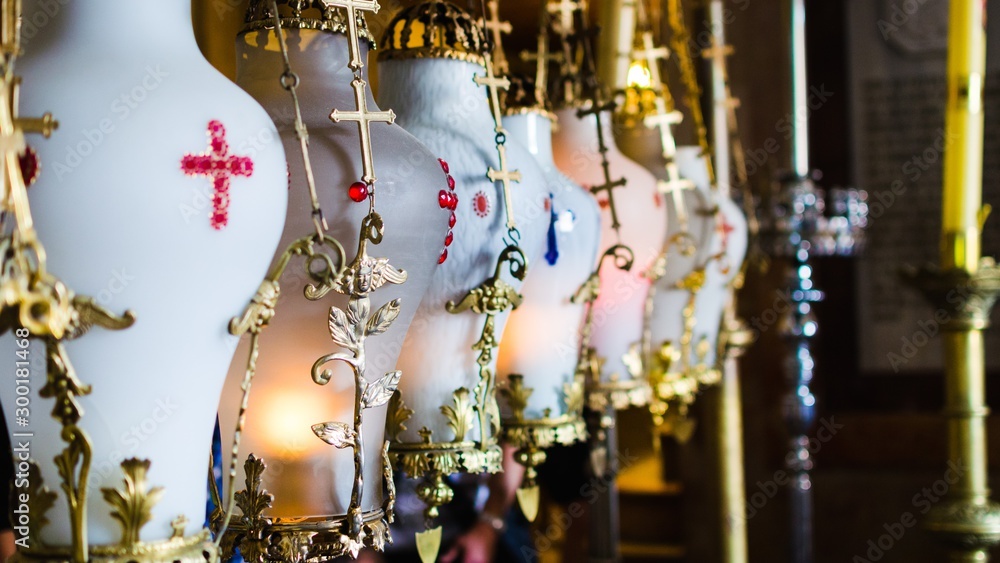 Naklejka premium Ancient lamps in the temple in Jerusalem