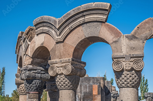 Armenien- Kirchenrune von Zwartnots photo