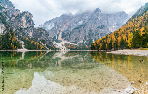 Fototapeta Naklejka Na Ścianę i Meble -  Idyllic autumnal landscape at Lake Misurina, Auronzo di Cadore, Trentino Alto Adige, Italy.