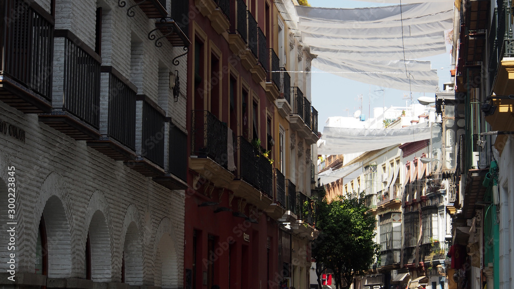 Altstadt Sevilla, Spanien: Altbauten, Fassaden, Gassen