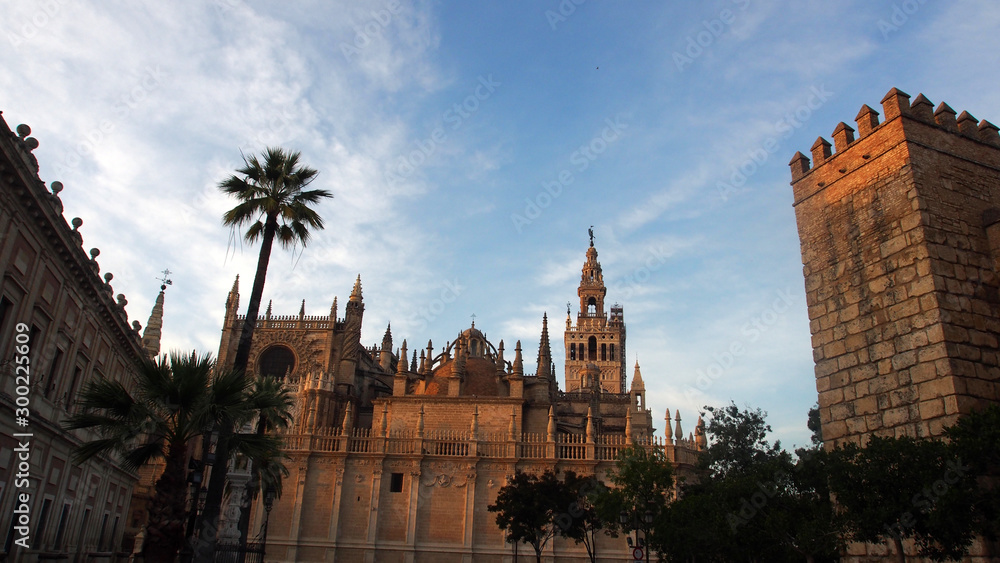Sevilla, Spanien: Kathedrale im Abendlicht	