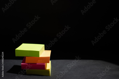 Foto colorful squares posits with black background