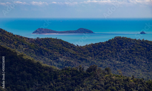 Double Island Cairns Tiurquoise sea