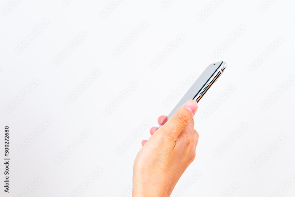 スマホを操作する手 スマホを操作する手