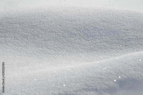 Texture de neige en gros plan. Cristaux de neige brillants