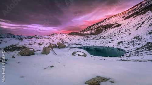 Φωτογραφία Lever du jour sur le lac Noir dans le massif du Chambeyron - Sunrise over the Bl